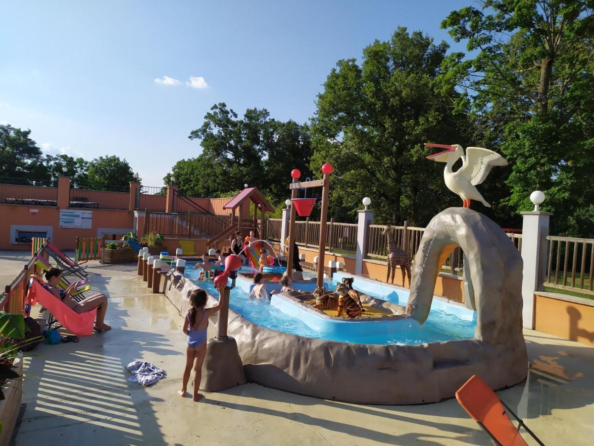 Camping Domaine De Senaud Albon Ngoại thất bức ảnh