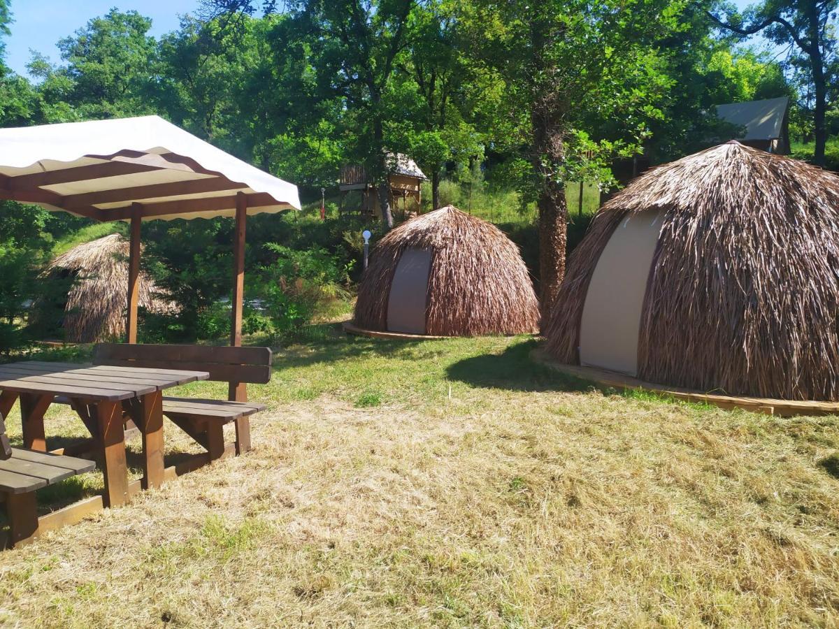 Camping Domaine De Senaud Albon Ngoại thất bức ảnh