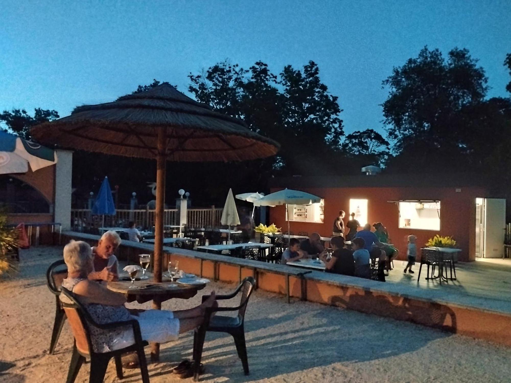 Camping Domaine De Senaud Albon Ngoại thất bức ảnh