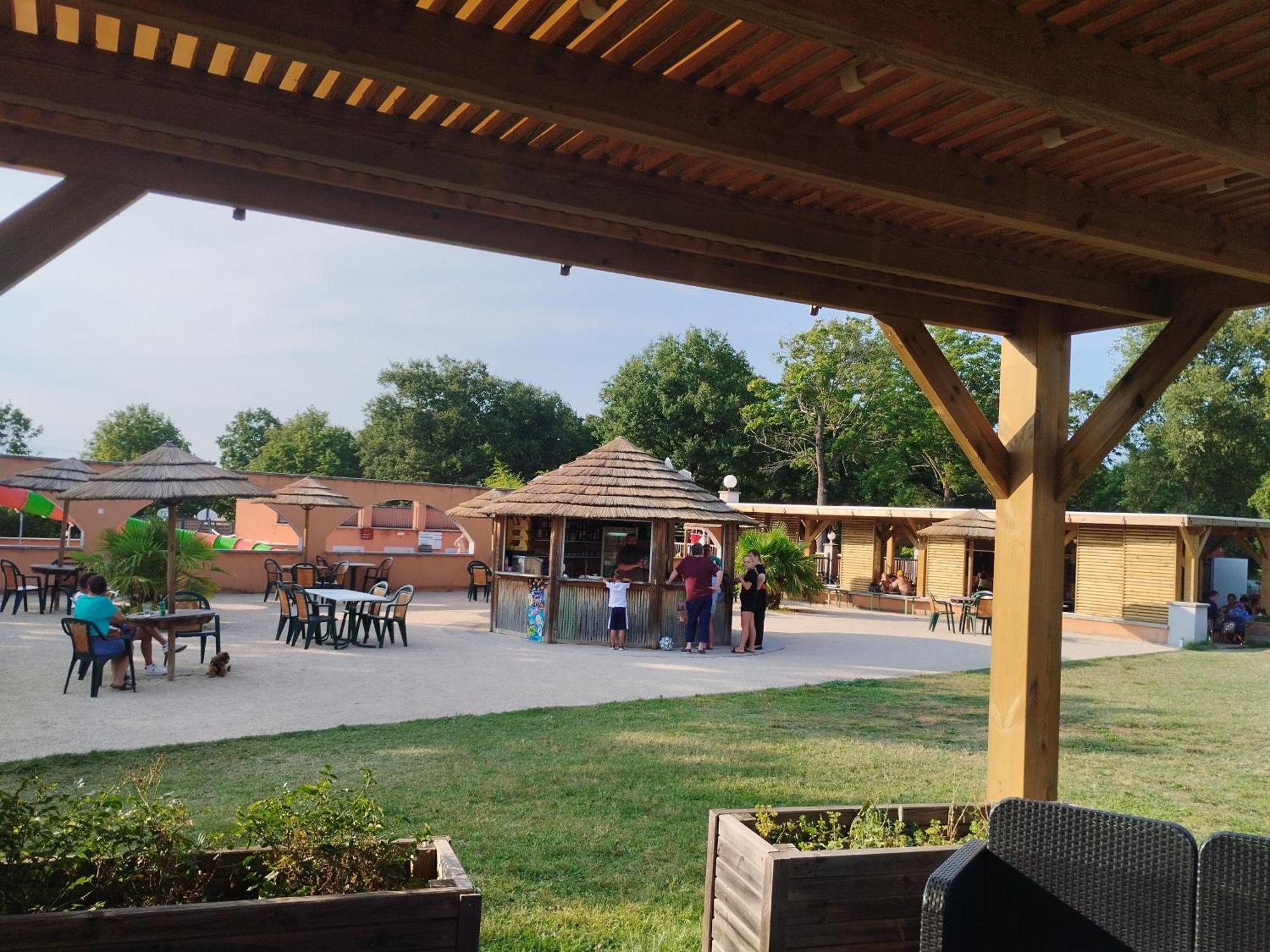 Camping Domaine De Senaud Albon Ngoại thất bức ảnh
