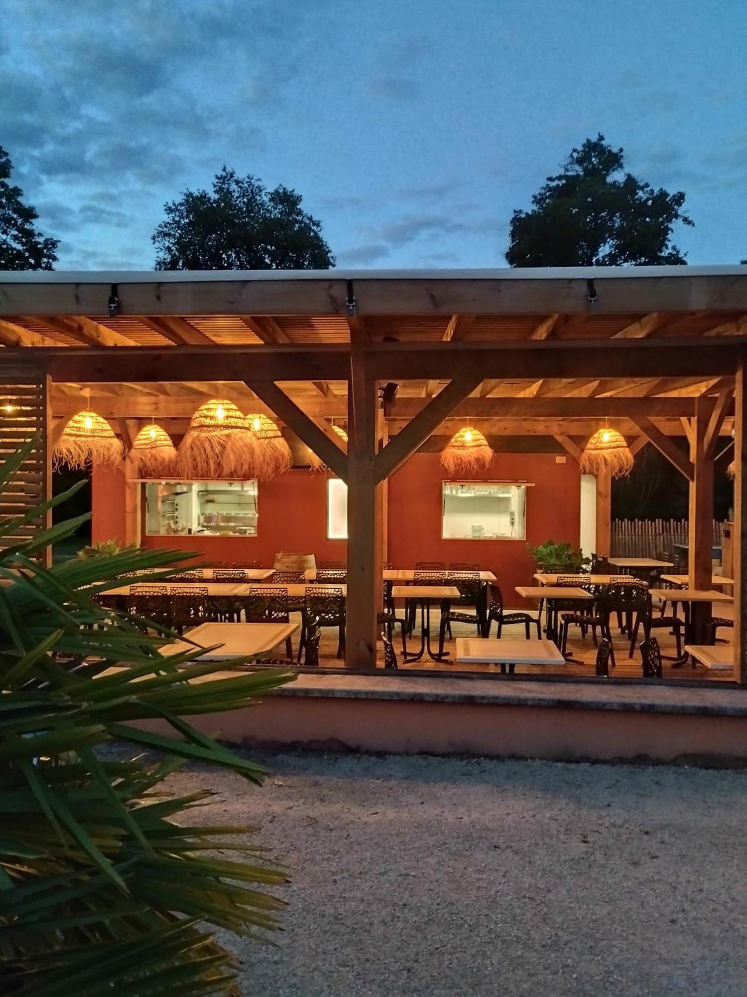 Camping Domaine De Senaud Albon Ngoại thất bức ảnh